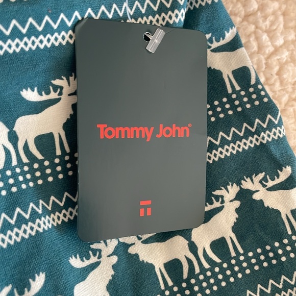 NWT Two Pair Bundle Tommy John Men’s Winter Themed Underwear Size M - Picture 3 of 4